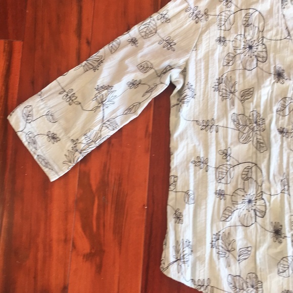 HARMONY & VINE BLUE BUTTON DOWN - Picture 4 of 8